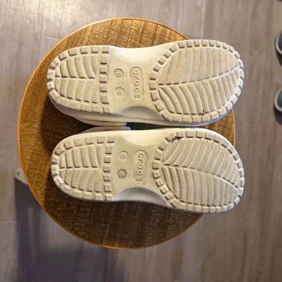 CROCS White Floral Cutout Clog Sandals - Picture 3 of 6